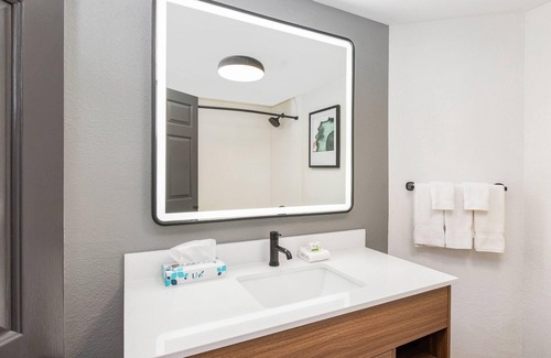Sherman Hotel | La Quinta Inn & Suites by Wyndham Sherman