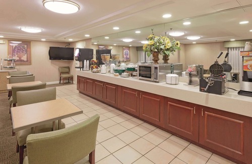 Warwick Hotel | La Quinta Inn & Suites by Wyndham Warwick Providence Airport
