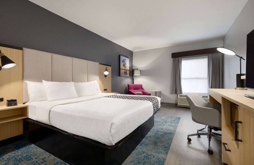 Selma Hotel | La Quinta Inn & Suites by Wyndham Selma/Smithfield I-95