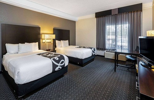 Superstition Springs Hotel | La Quinta Inn & Suites by Wyndham Mesa Superstition Springs