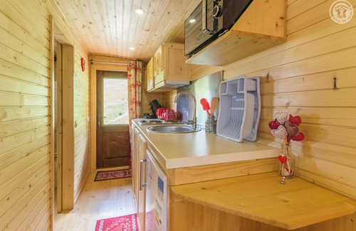 Allondaz House | LA ROULOTTE DU GRAND PRE