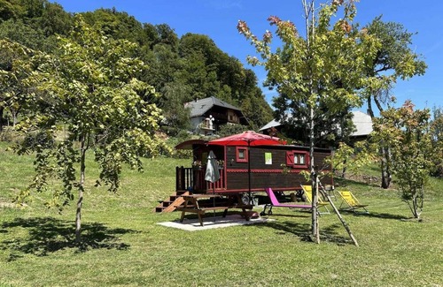Allondaz House | LA ROULOTTE DU GRAND PRE
