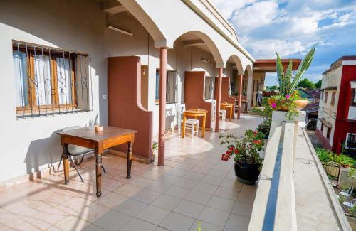 Antsirabe Hotel | La suite by Aren'Ala - Résidence Volavita