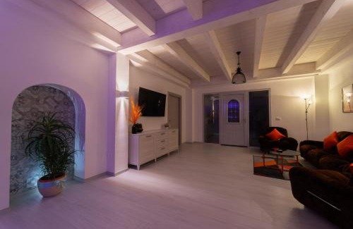 Torano Nuovo Apartment | La Suite Di Giovina by VILLA YUCCA