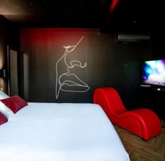 Saint-Lambert-du-Lattay Villa | La Suite Spa & Cinéma