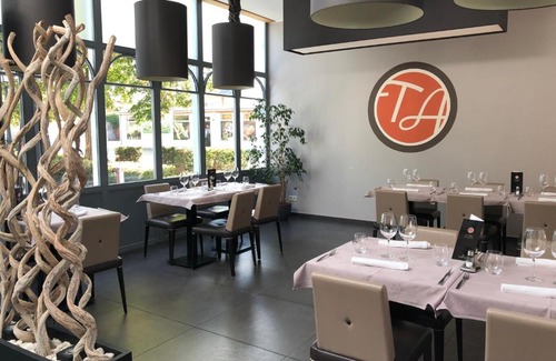 Dour Hotel | La table d’Auguste