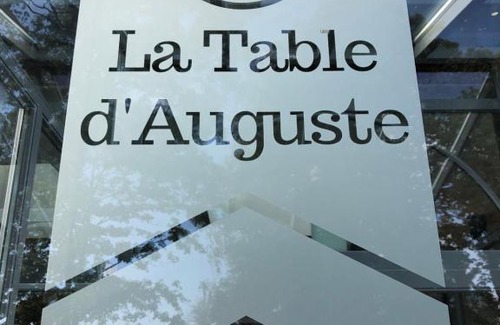 Dour Hotel | La table d’Auguste