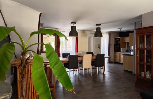 Messas House | La Talonnière, Maison de Village Avec Terrasse