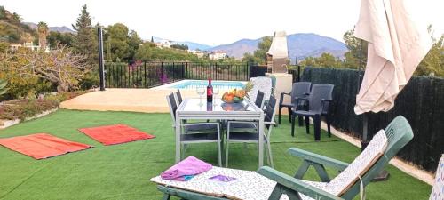 Salobrena House | La Torrecica, con carácter andaluz y magníficas vistas al mar y Sierra Nevada