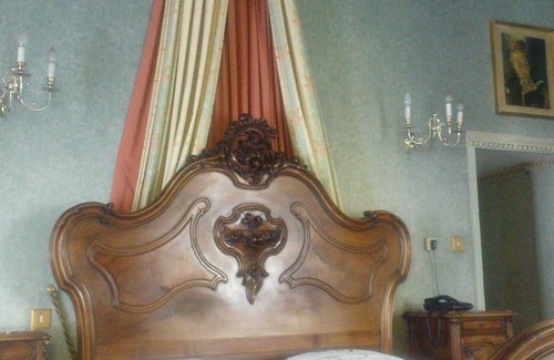 Vervins Hotel | La Tour Du Roy