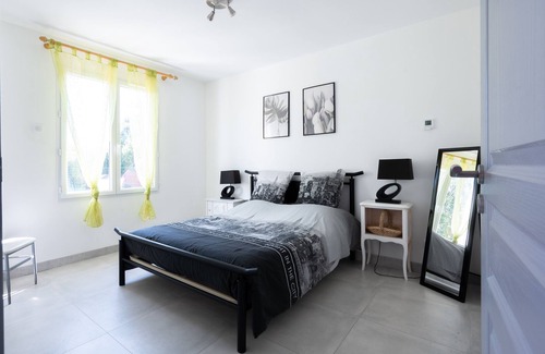 Port-des-Barques Cabin | ⭐ La Tulipe: Under the sun, a stone's throw from the sea