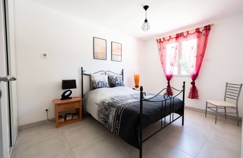 Port-des-Barques Cabin | ⭐ La Tulipe: Under the sun, a stone's throw from the sea