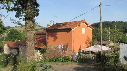 Montagny Bed & Breakfast | La vache sur le toit