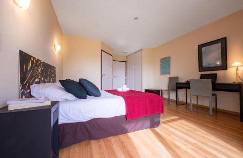 Theix-Noyalo Hotel | La Villa des Golf.e.s