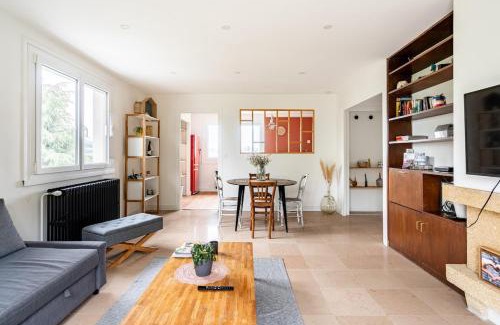 La Tour-en-Jarez Apartment | La Villa Tome , Appartement dans maison individuelle, piscine