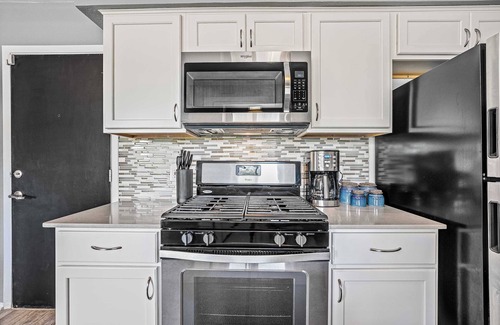 Austin House | Labor Day Flash Sale - Book Now 4 Great Savings