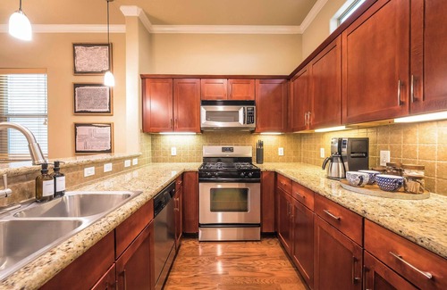 Zilker Condo | Labor Day Flash Sale - Book Now 4 Great Savings