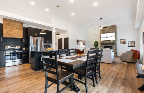 Hollister House | Labor Day Open, New Home at Rocky Shores, Free Daily Activities, Close to Thunder Ridge!