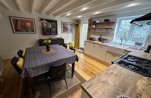 South Charlton Cottage | LABURNUM COTTAGE, pet friendly, luxury holiday cottage in Alnwick