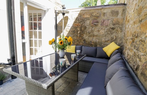 South Charlton Cottage | LABURNUM COTTAGE, pet friendly, luxury holiday cottage in Alnwick