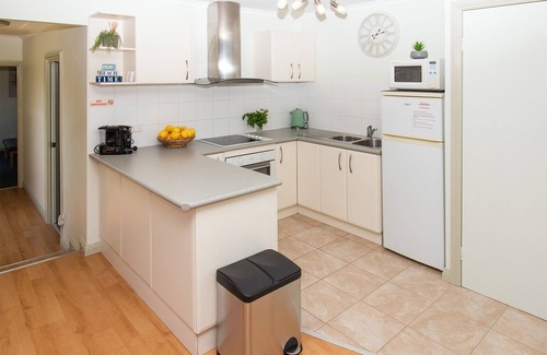 Mallacoota House | Lacy's Place pet Friendly in the Town Center