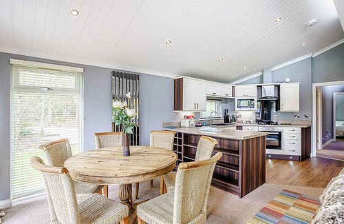 Congleton Ski Chalet | Ladera Luxury Lodge 3