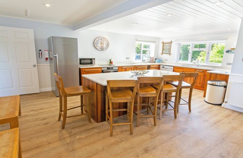 Croyde Cottage | Ladywell Croyde 6 Bedrooms, Sleeps 12, Hot Tub