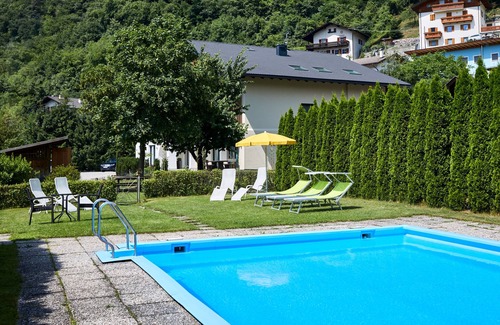 Albions House | Laitacherhof: New stylish apartment with pool and sauna