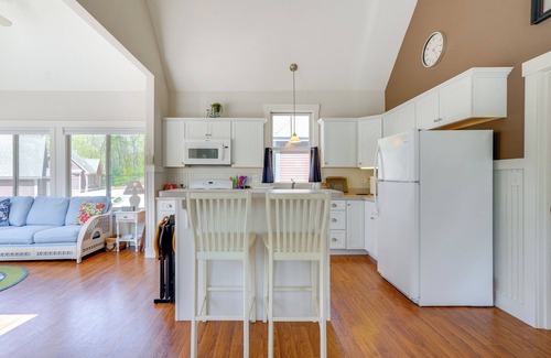 Summer Village Cottage | Lake Access & Pools: Sun-Soaked Westford Cottage!
