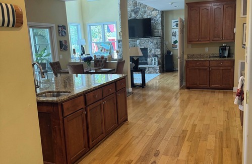 Mineral House | LAKE ANNA WATERFRONT HOME WITH BOAT DOCK & SANDY BEACH