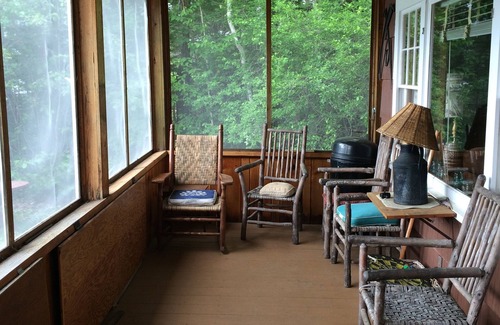 Warren Cabin | Lake Armington charming Lakefront 3-bedroom cabin. No Cleaning/Pet Fees