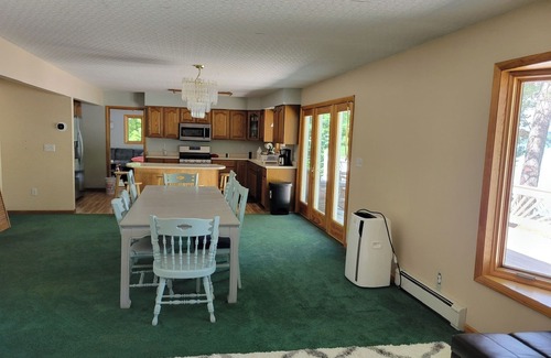 Hillman House | Lake Avalon - Charming 4-bedroom, 2-Bathroom Lake House
