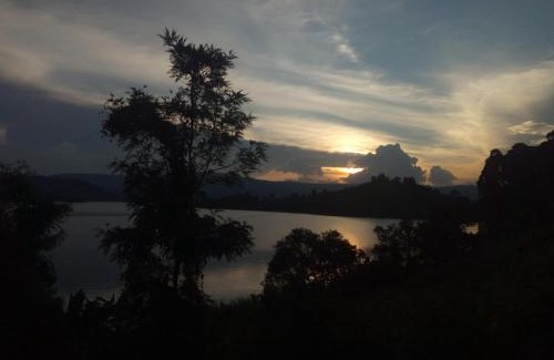 Itambira Island Resort | Lake Bunyonyi Paradise Eco Hub