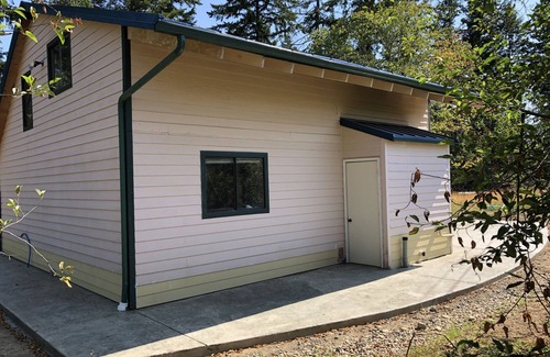 West Hills Cabin | Lake Christine Cottage