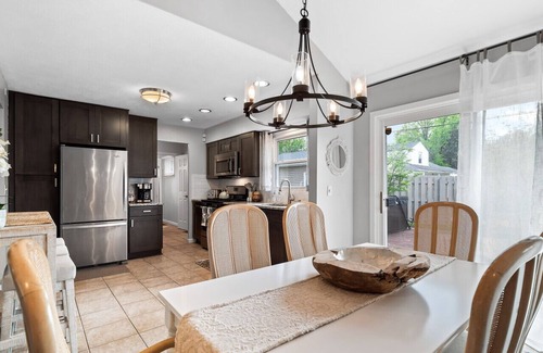 Avon Lake House | Lake Cottage|Hot Tub|Game Room|Sleeps 7