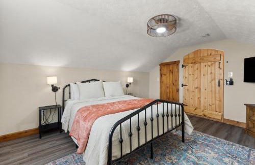 Burnside House | Lake Cumberland Cedar Hideaway