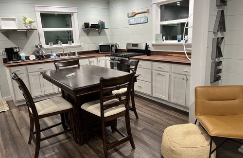 Jamestown Cottage | Lake Daze, Blue Cottage <1mile to Jamestown Marina with space to trailer boat.