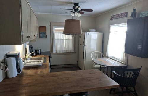 Oak Harbor House | Lake Erie beach access