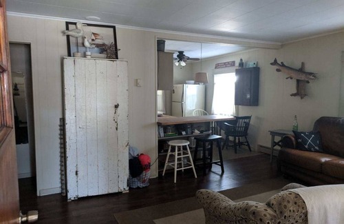 Oak Harbor House | Lake Erie beach access