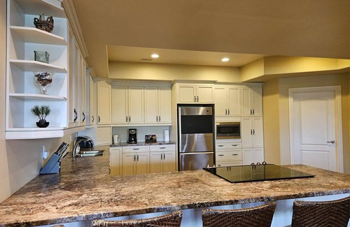 Twin Bay Apartment | Lake escape with beautiful views surrounded by nature.