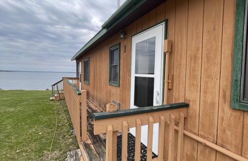 Germfask Cabin | Lake Facing 3 bedroom 1.5 Bath Cabin near amazing UP destination Grandview Cabin