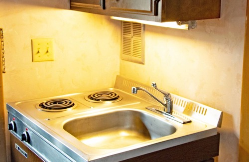 Copper Harbor Apartment | Lake Fanny Hooe Resort - 2 bed with Balcony by RedAwning