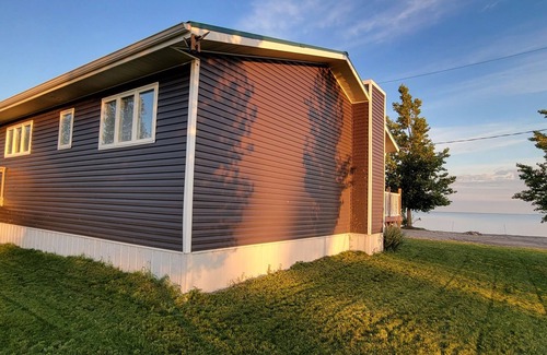 Manitoba Cottage | Lake front cottage on Lake Manitoba. 90min from Clear Lake, Riding Mt. Nat. Prk