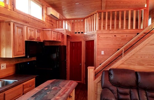 Dogwood House | Lake Front Cottage Paradise!