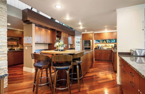 Northeast Bellevue House | Lake front Glass house with Private Dock/Lake access/Kayak/Paddle board