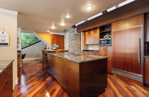 Northeast Bellevue House | Lake front Glass house with Private Dock/Lake access/Kayak/Paddle board