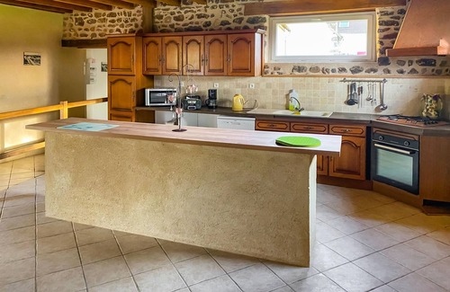 Moitron-sur-Sarthe House | Lake front home in Moitron-sur-Sarthe
