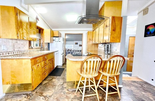Moses Lake House | Lake Front home w/Dock & Boat Launch ✨ Closer to the Sun Lake House