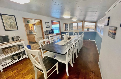 Moses Lake House | Lake Front home w/Dock & Boat Launch ✨ Closer to the Sun Lake House