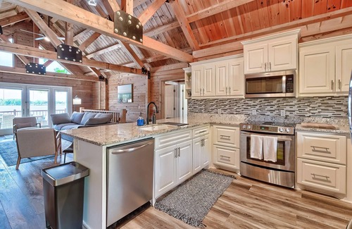 Gilbert House | Lake front house in Gilbert SC